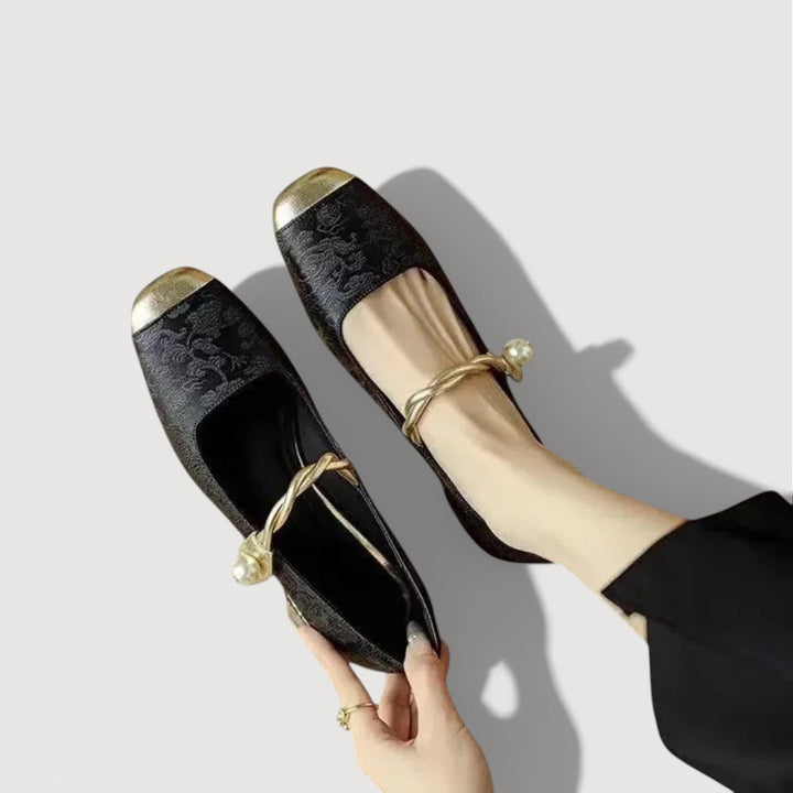 Krystal | Vintage Low Heels
