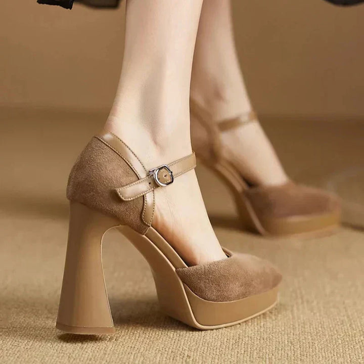 Celeste | Refined Pumps